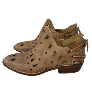 MUSSE & CLOUD Coolise Tan Laser Cut Leather Ankle Booties 9